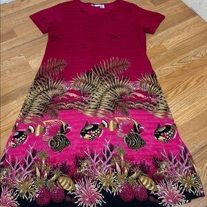 LA CERA short sleeve vibrant fuchsia and tan tropical pattern midi dress. Size L